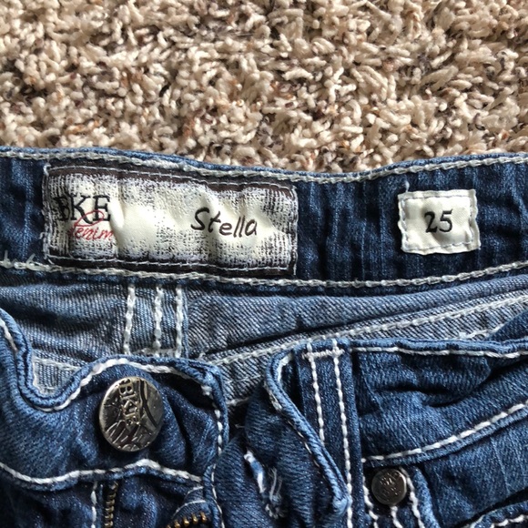 Shorts - Picture 2 of 3